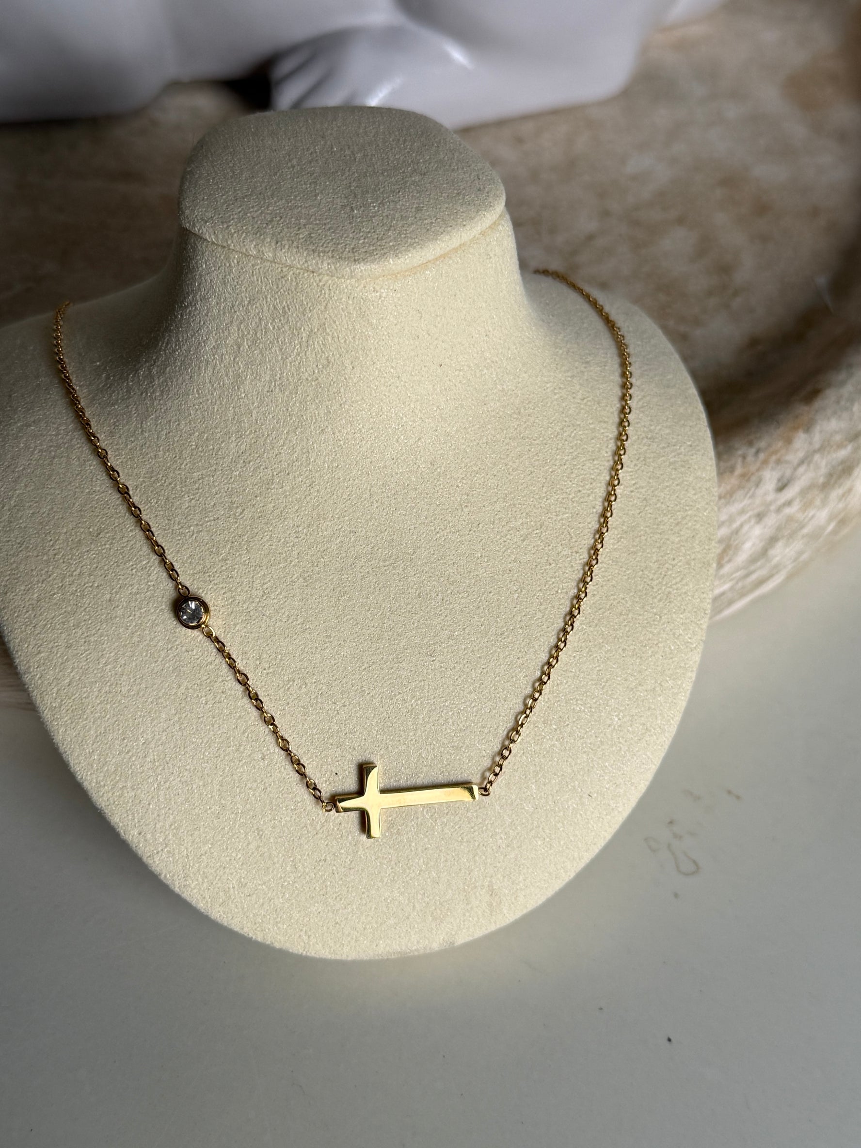 Cross Dimond  Necklace