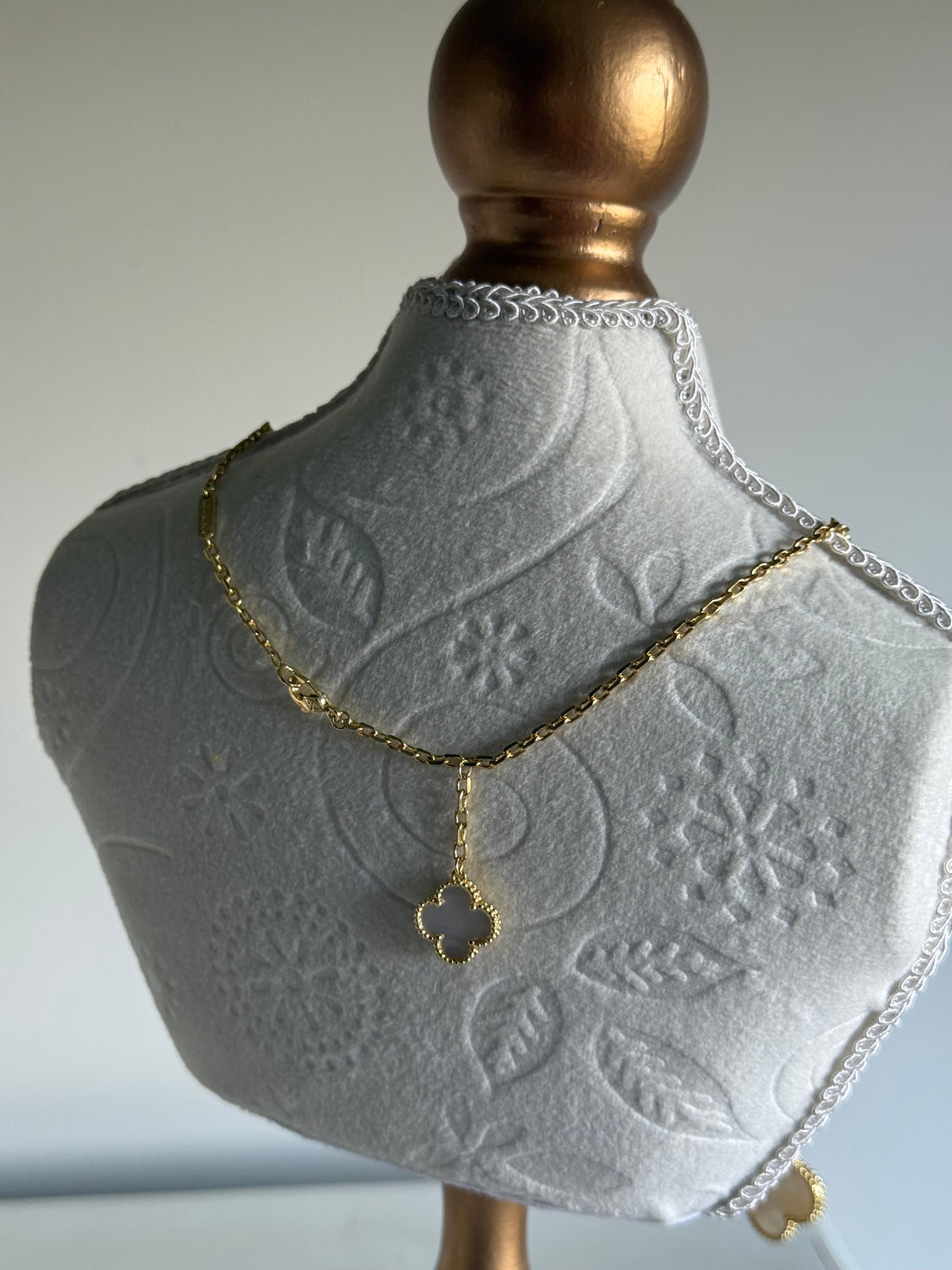 VK Style White Black Gray Flowers Necklace