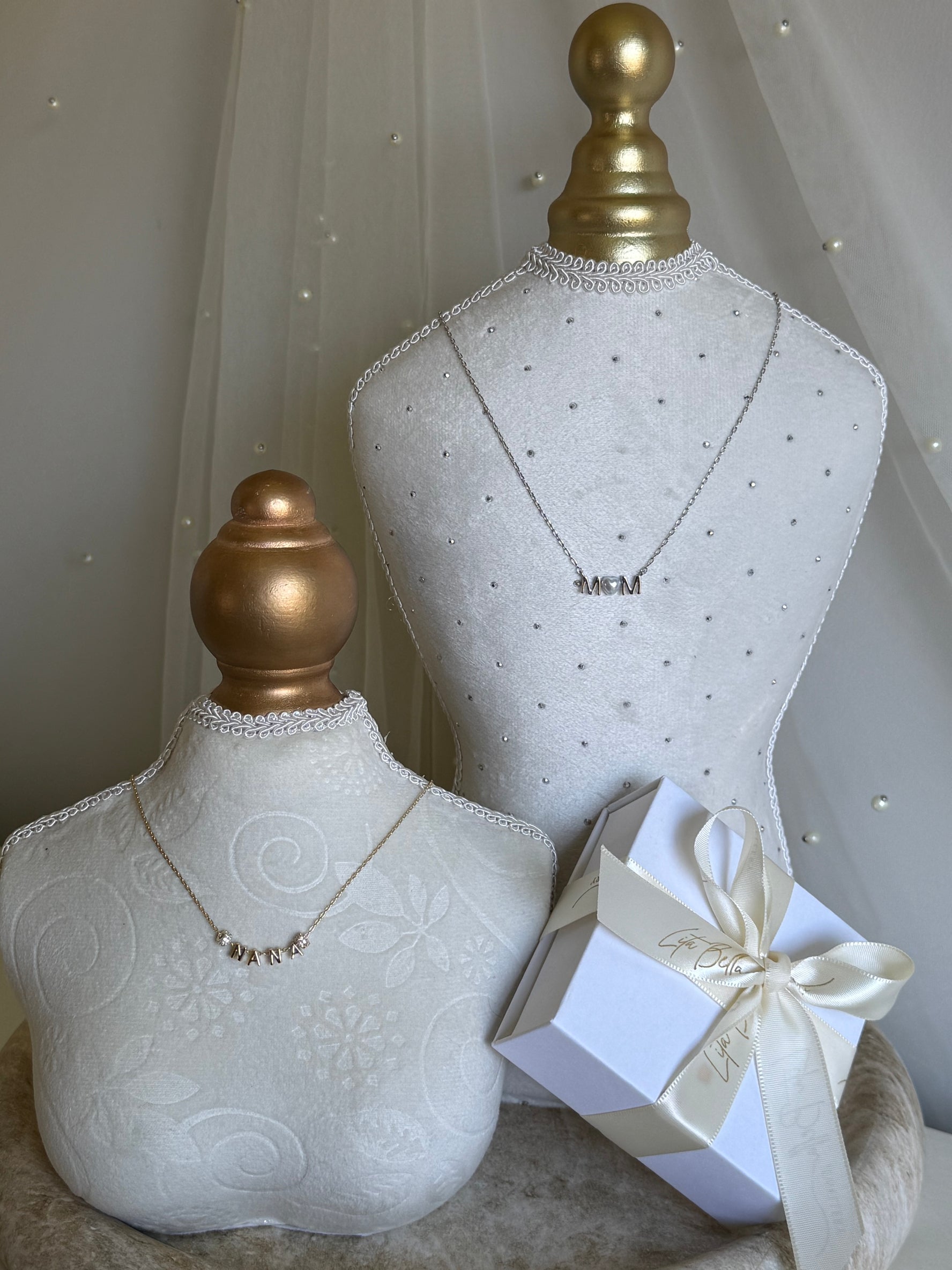 MOM   Necklace