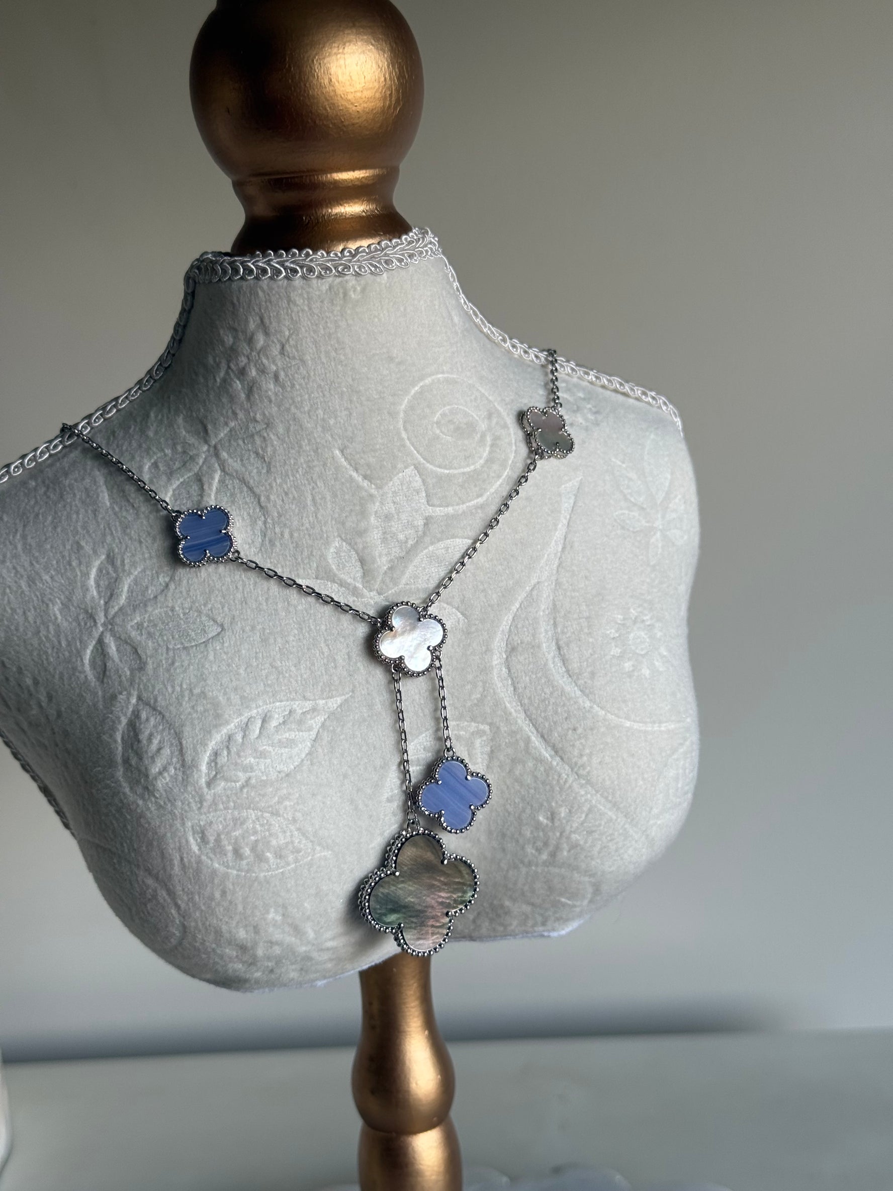 VK Style Light Blue Whit Gray Flower Necklace