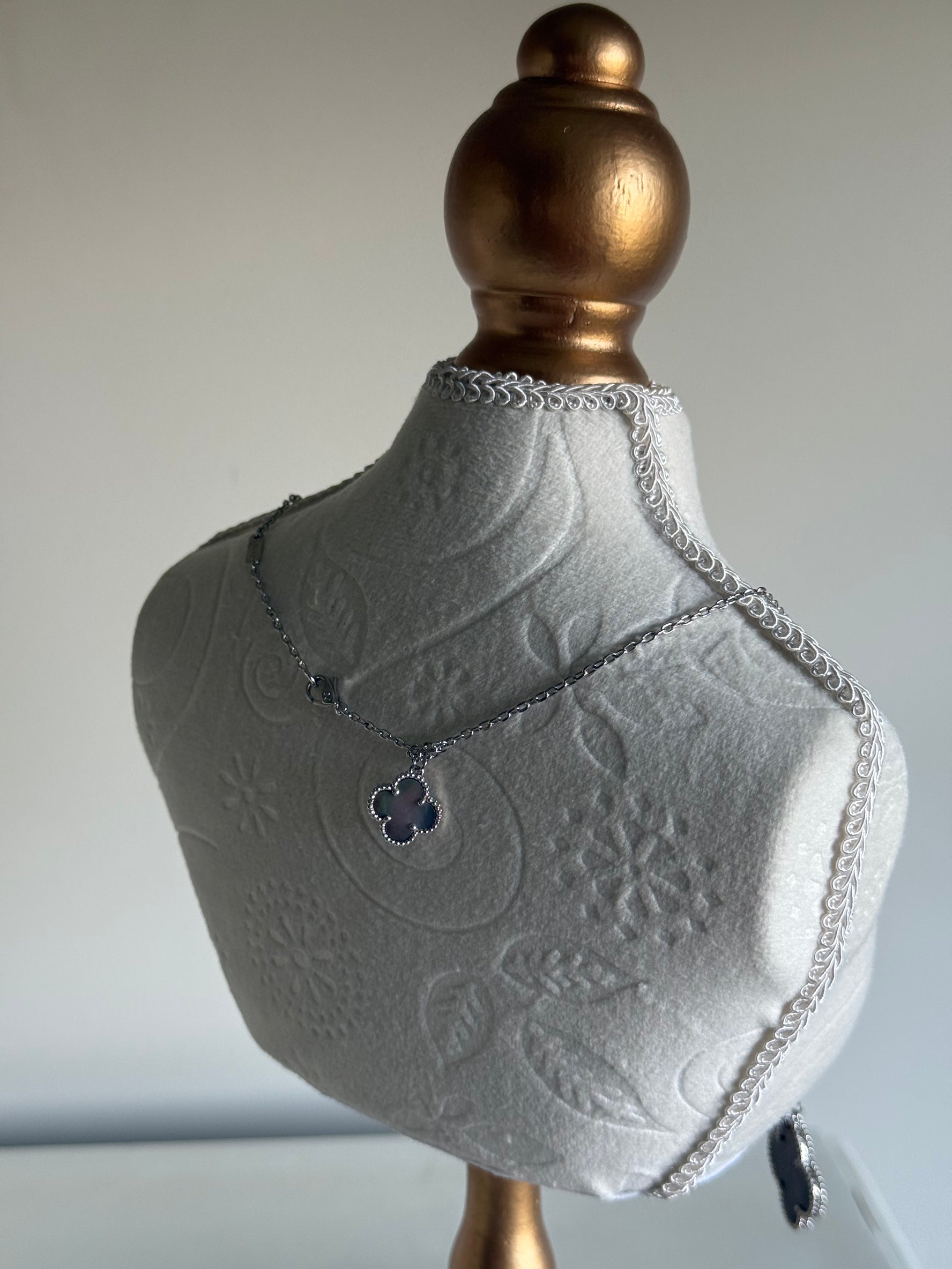 VK Style Light Blue Whit Gray Flower Necklace