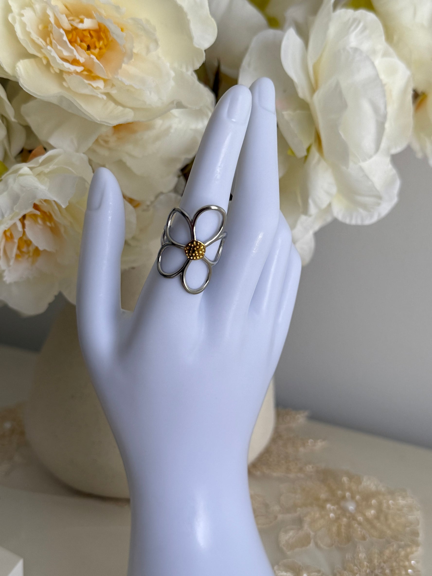 Daisy Flower Ring