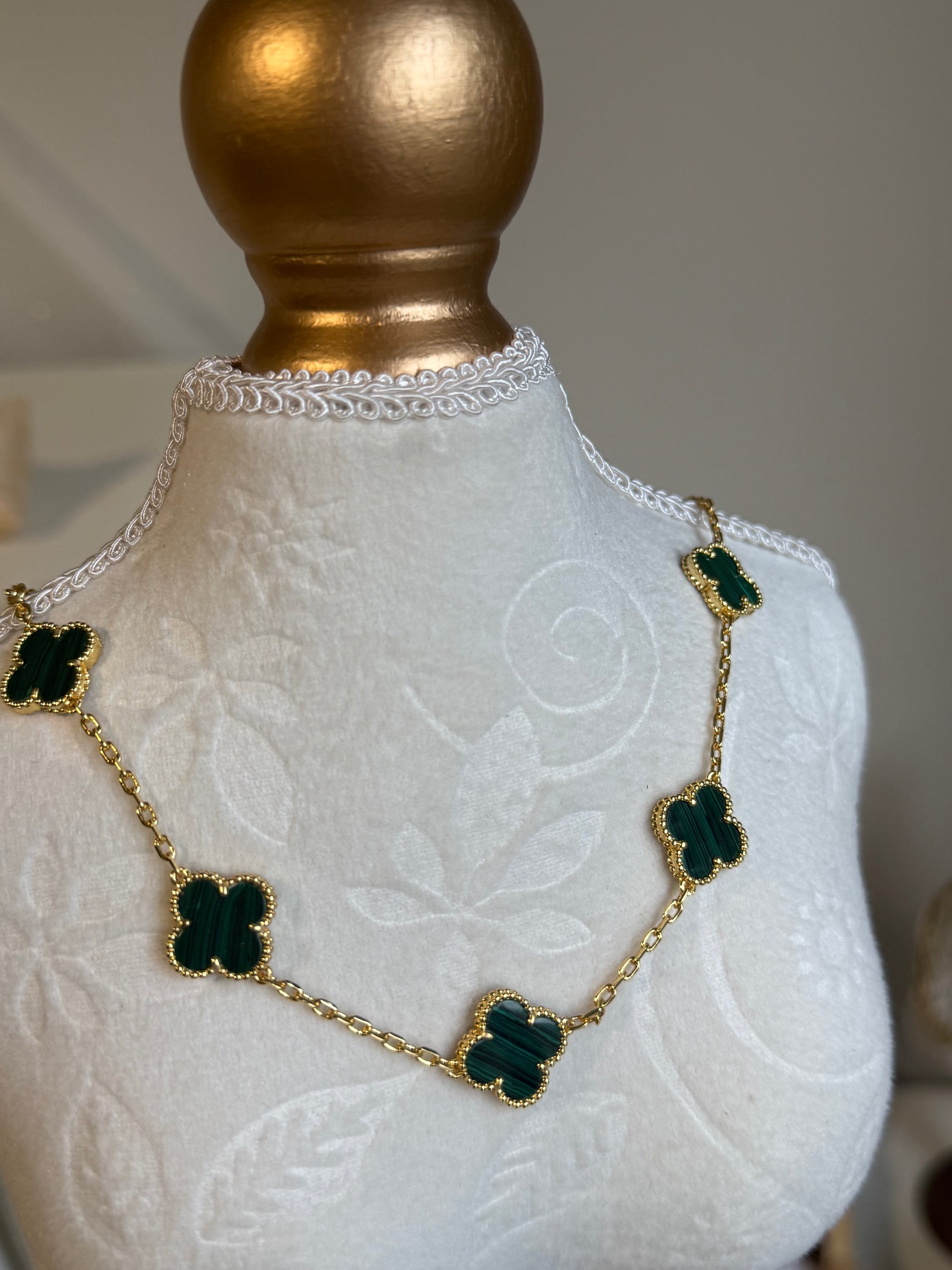VK Style 10 Green Flowers Necklace