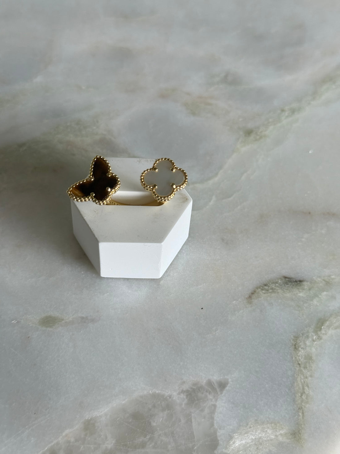 VK Style Butterfly White Flower Ring