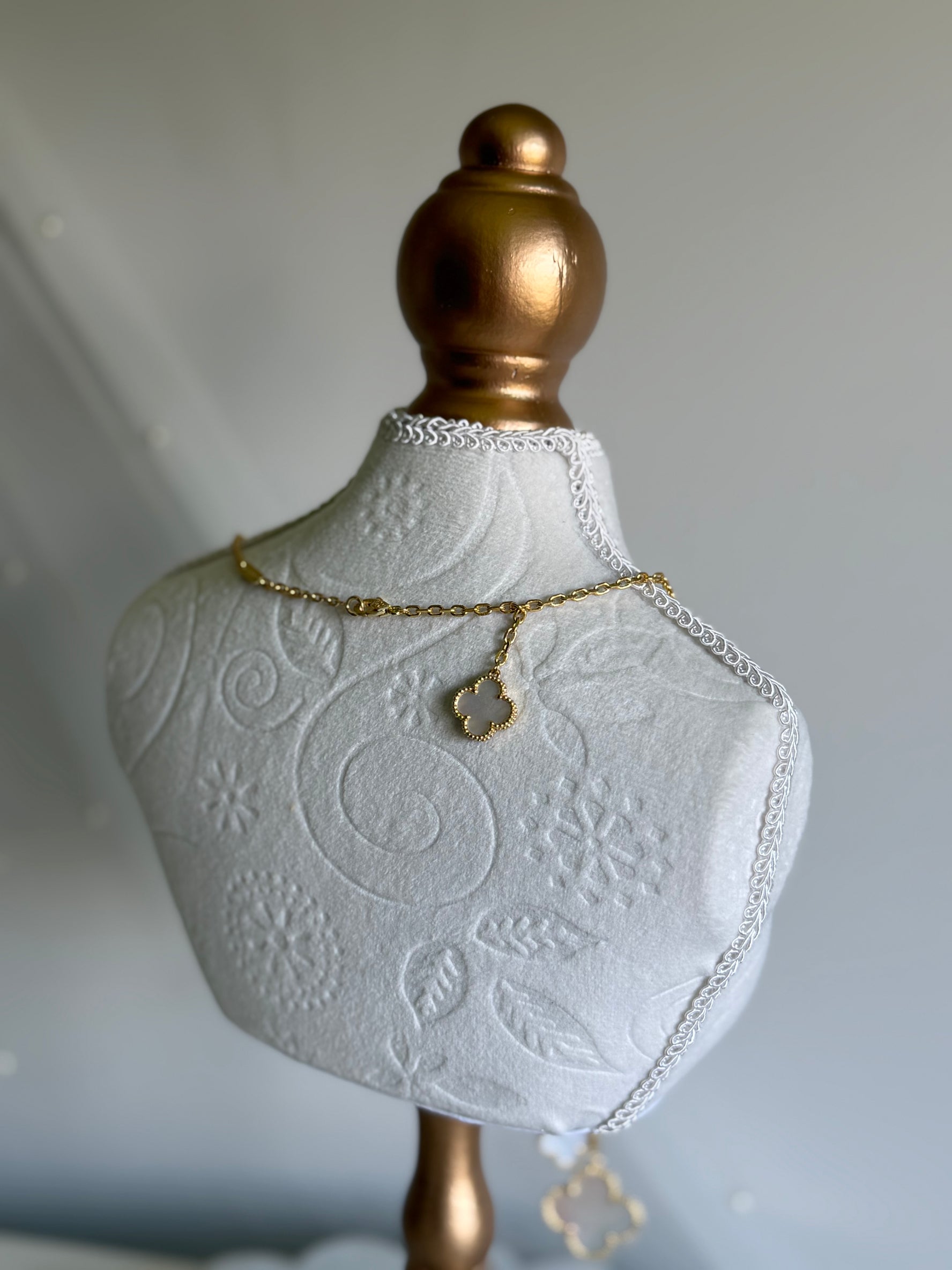 VK Style White Pearl Flowers Necklace