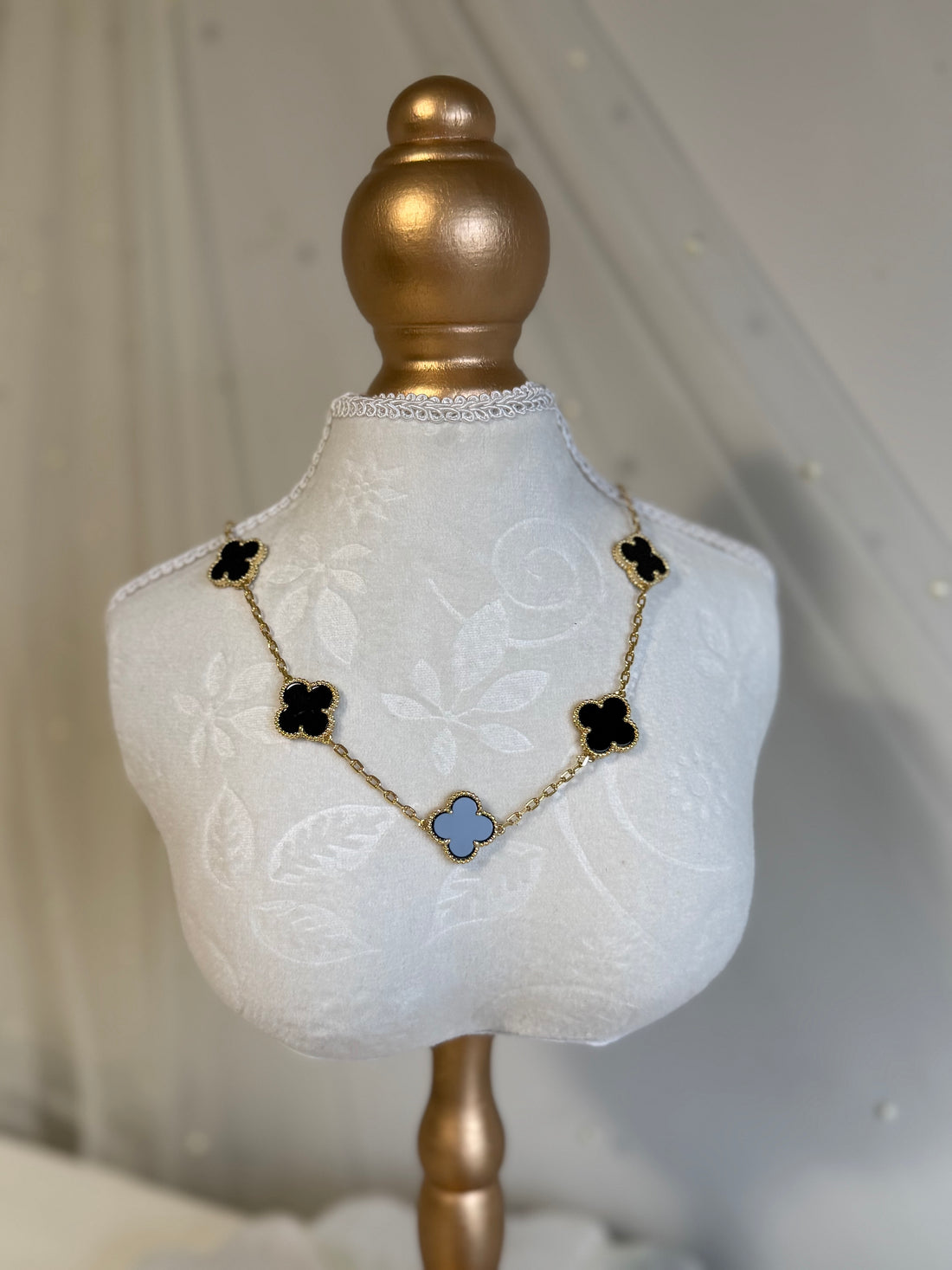 VK Style 10 Black Flowers Necklace