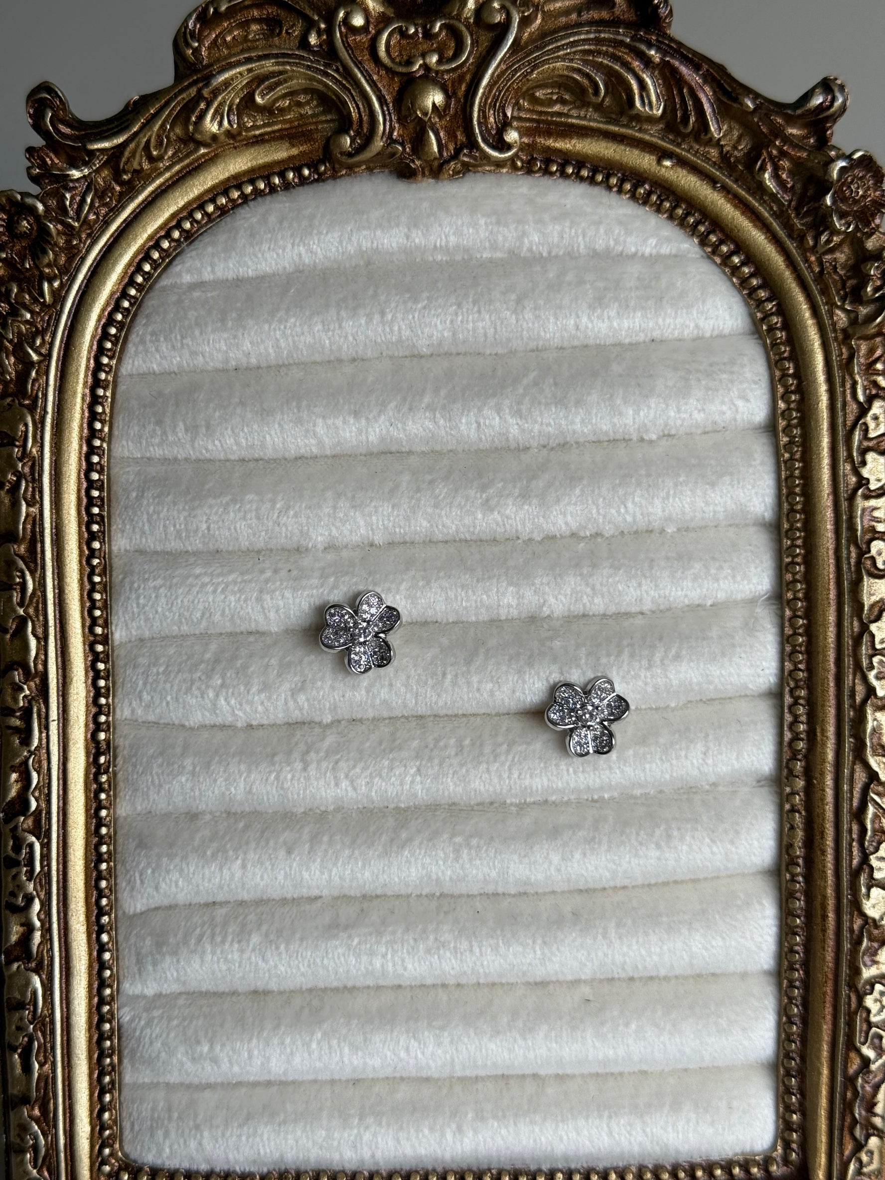 VK Style Zircon Flower Earrings