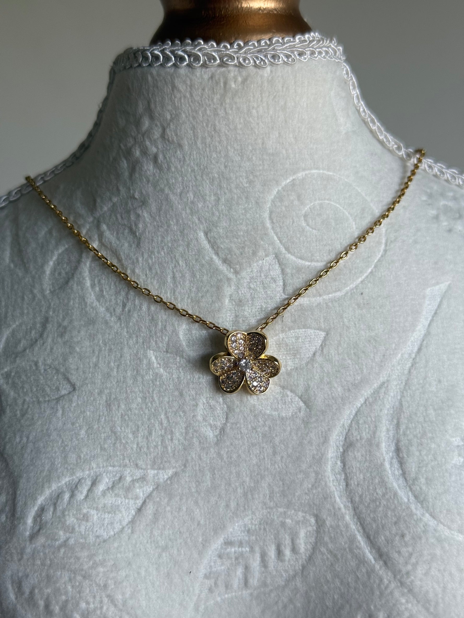 VK Style Gold Zircon Flower Necklace