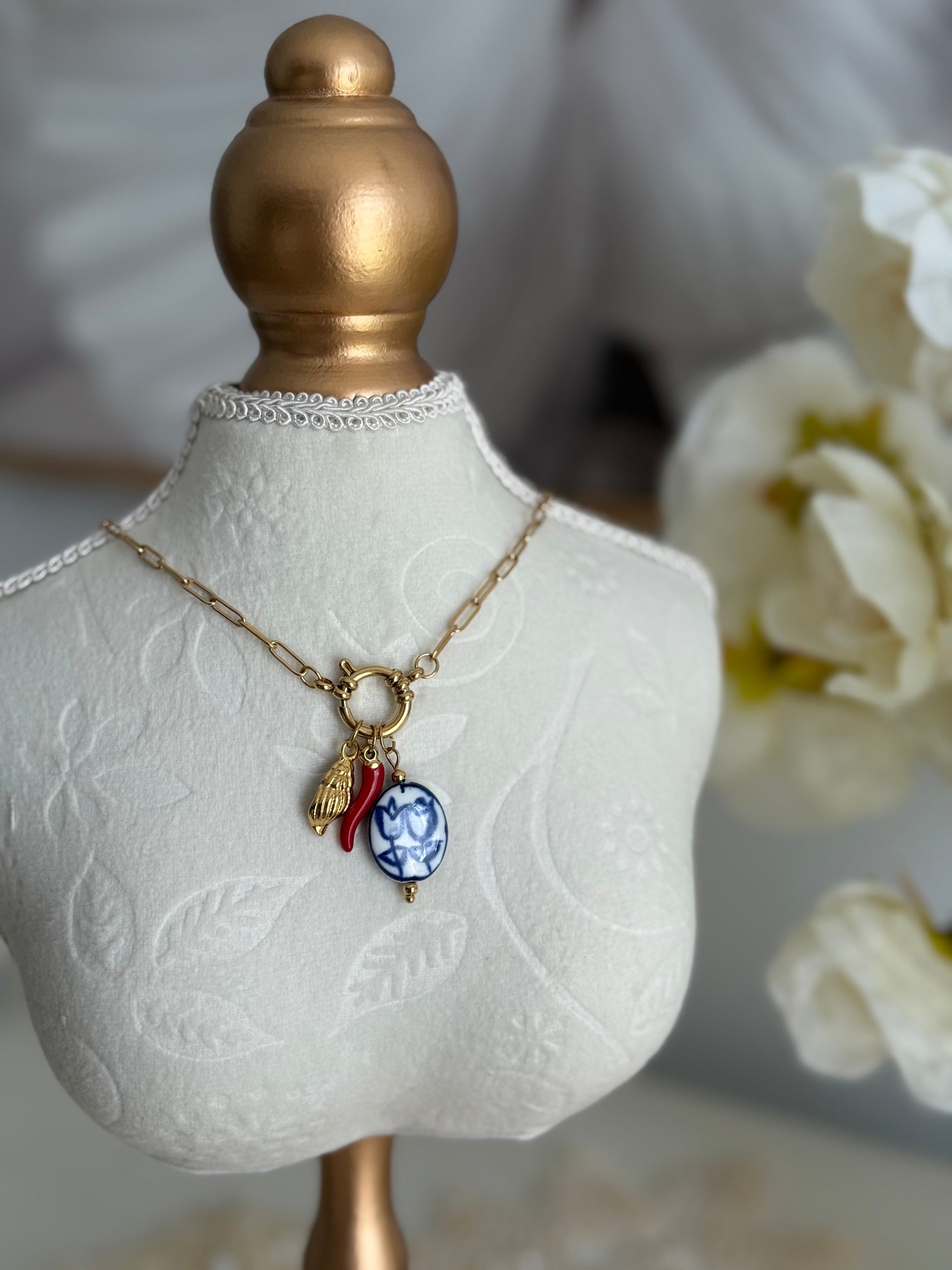 Chilli Victorian Frills Necklace