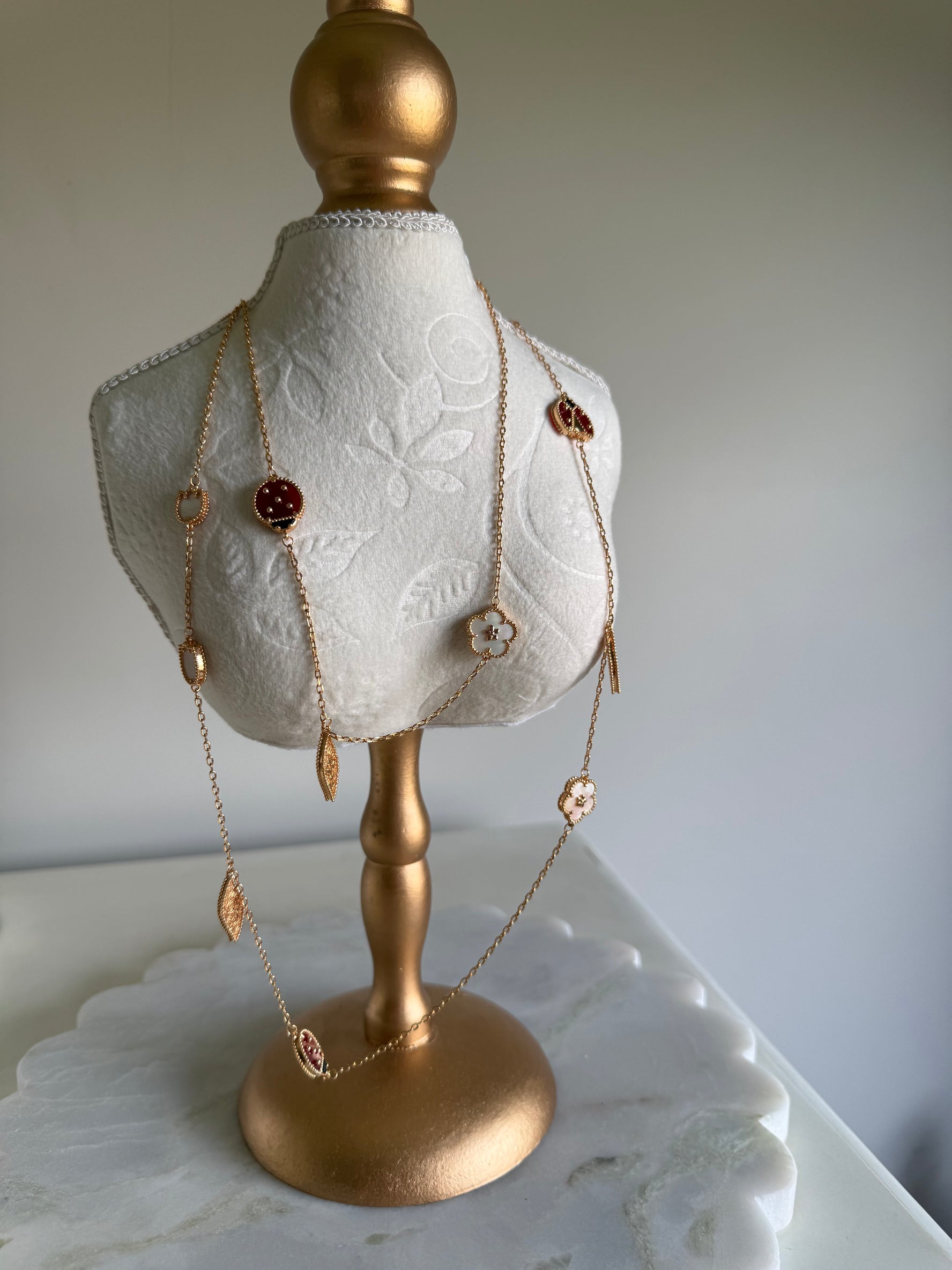 VK Style Rose Gold Lady Bug White Flowers Necklace