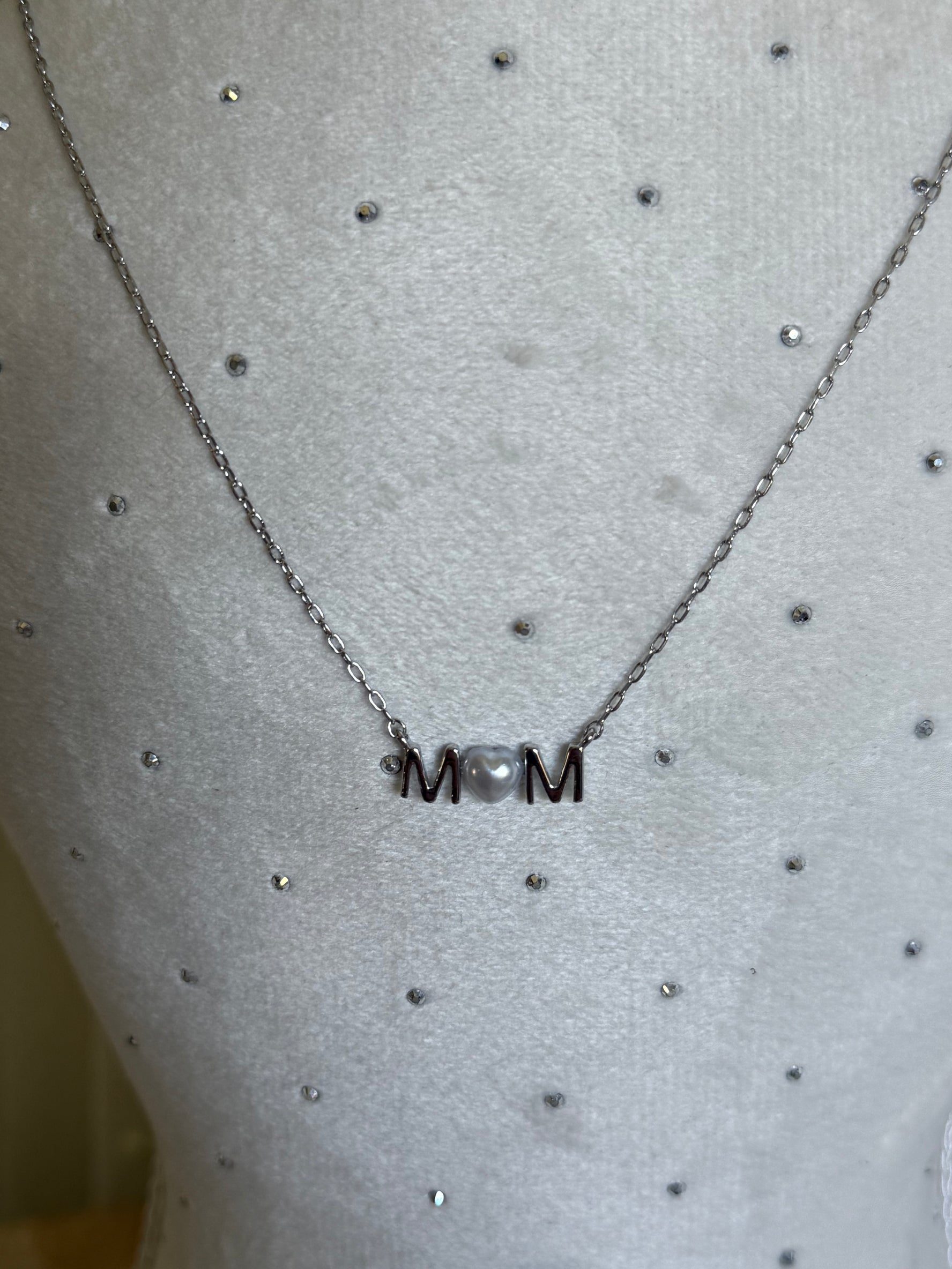 MOM   Necklace