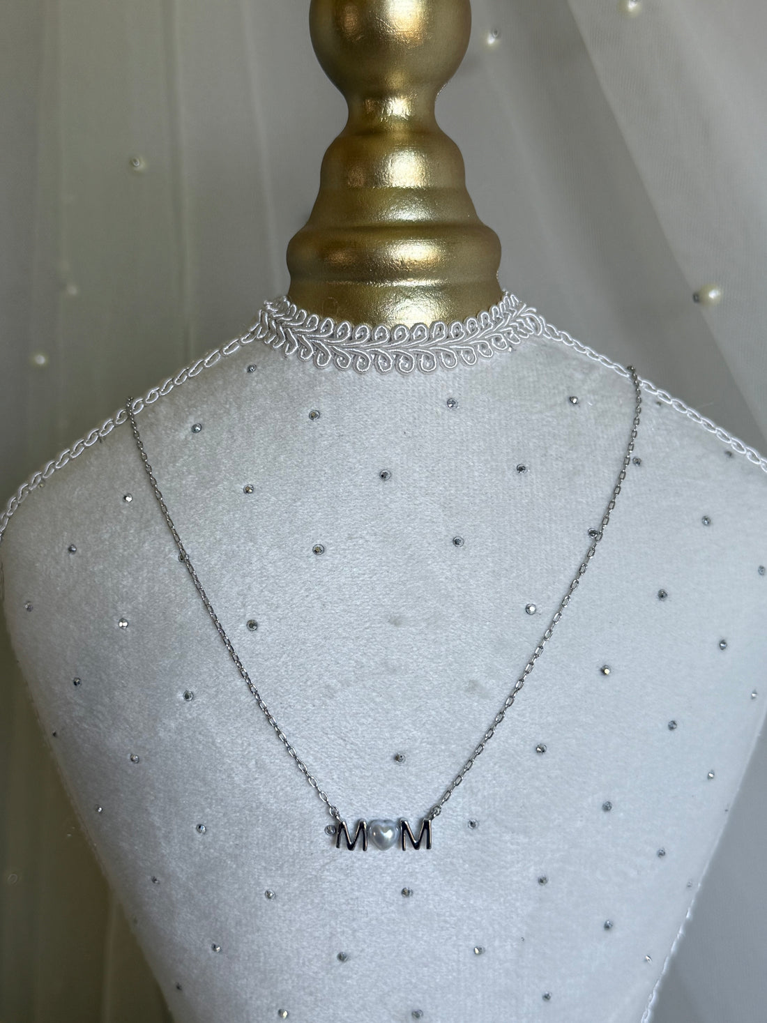MOM   Necklace