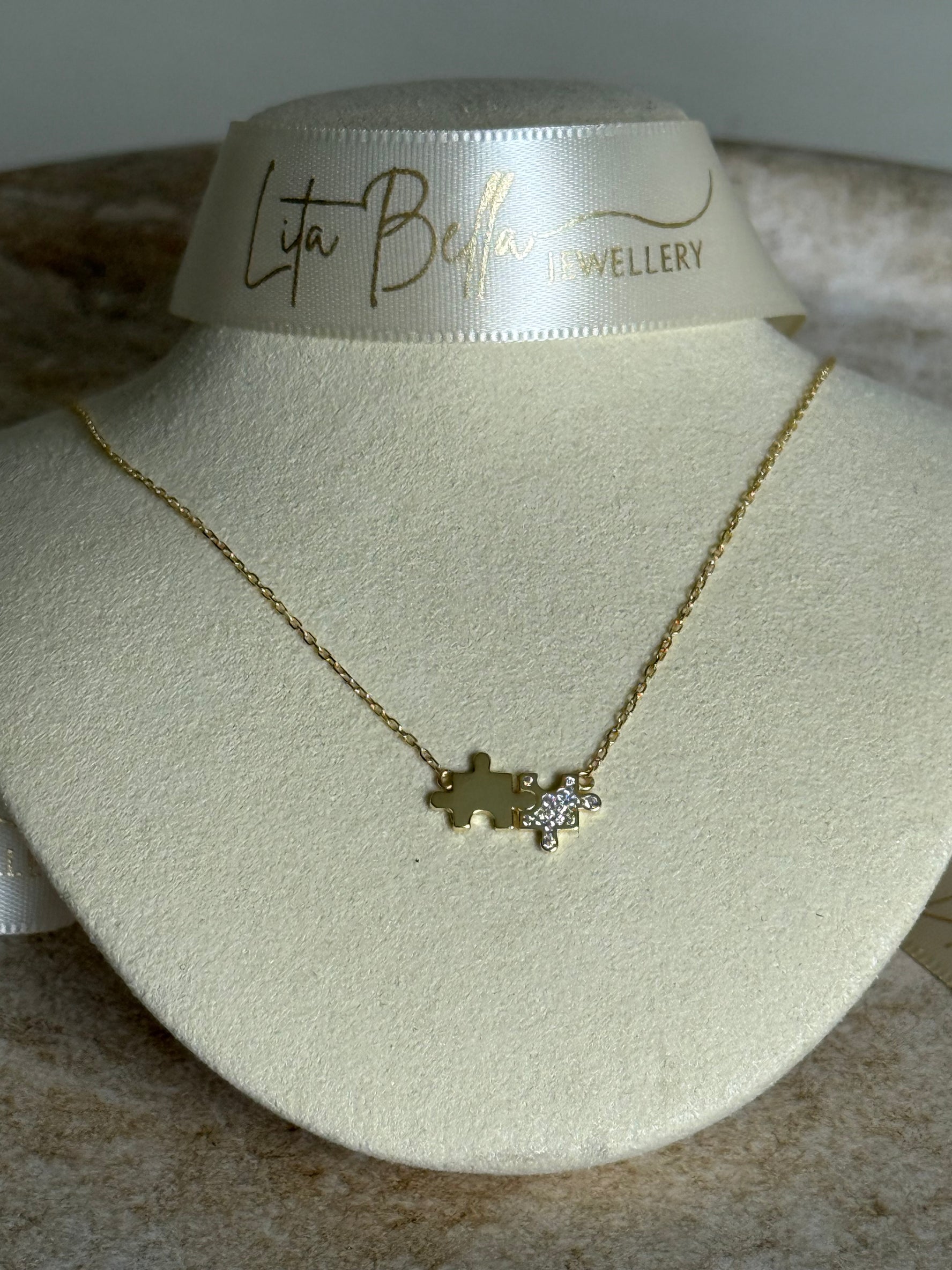 Qamar Necklace