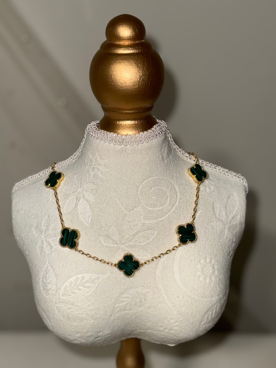 VK Style 10 Green Flowers Necklace